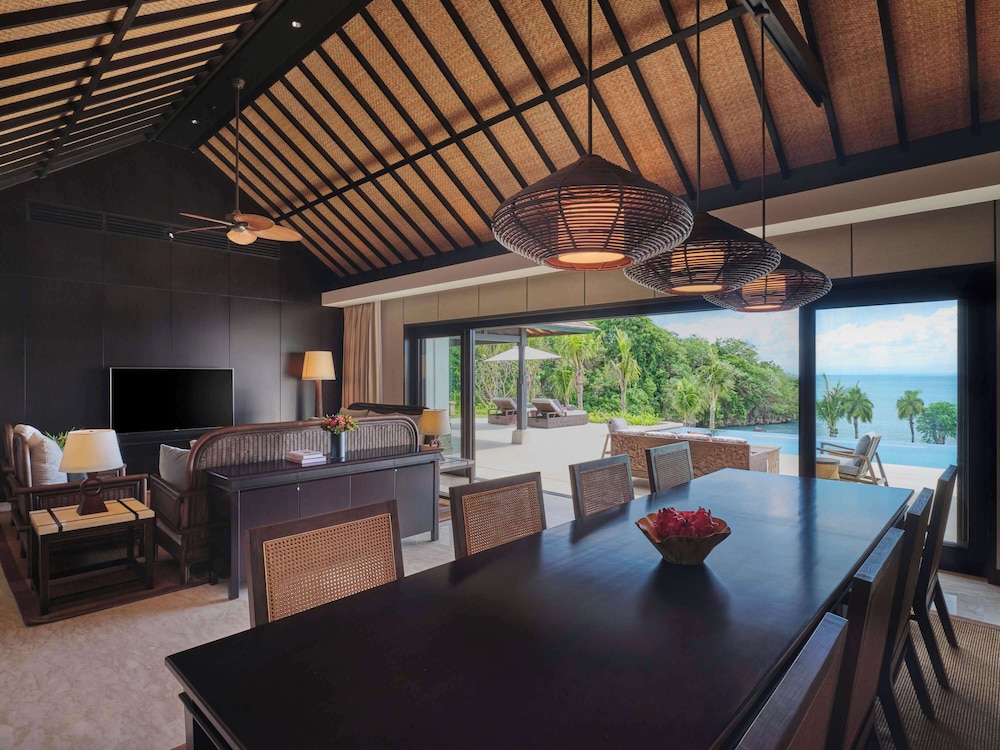 Ocean Front Two Bedroom Pool Villa - Photo 11