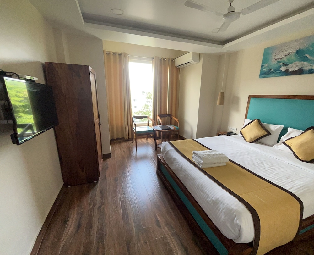 Deluxe Queen Room - Photo 6