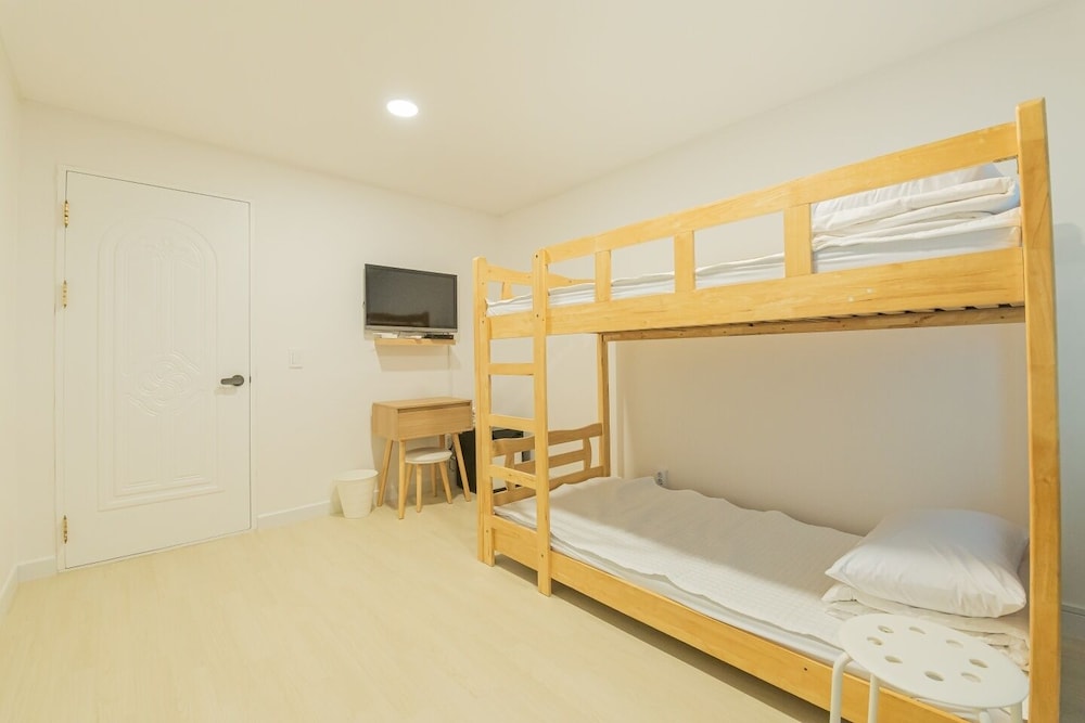 Bunk Bed Twin Room photo 2
