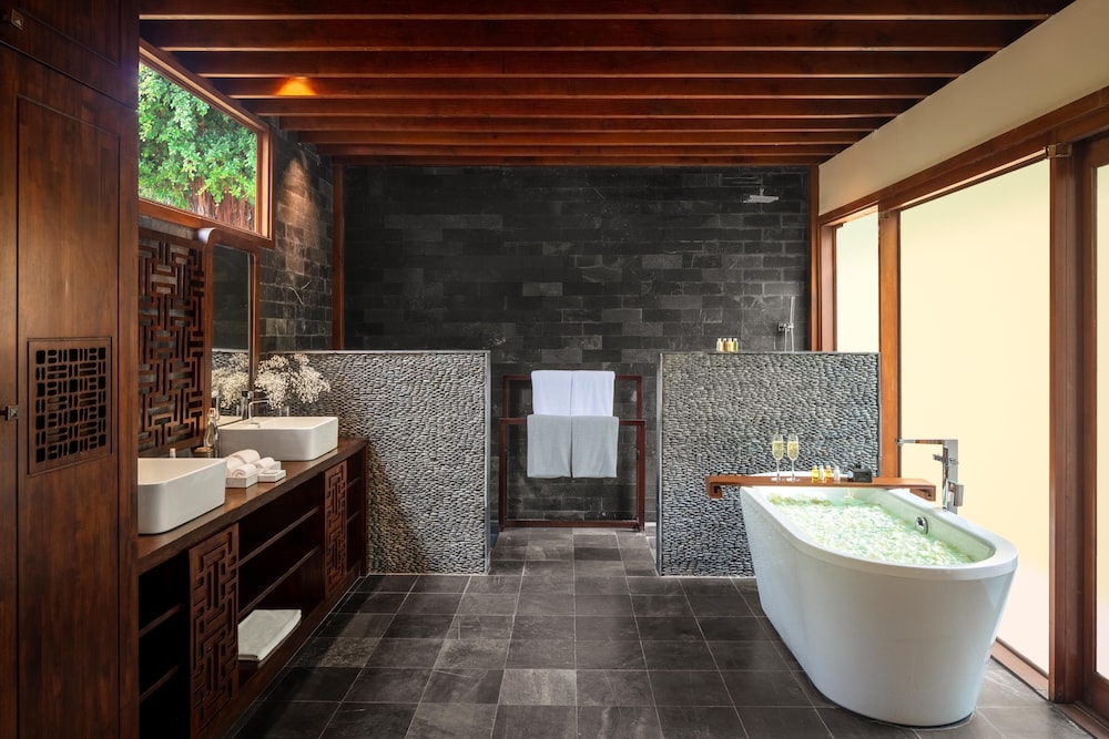 Garden Pool Suite - Photo 3