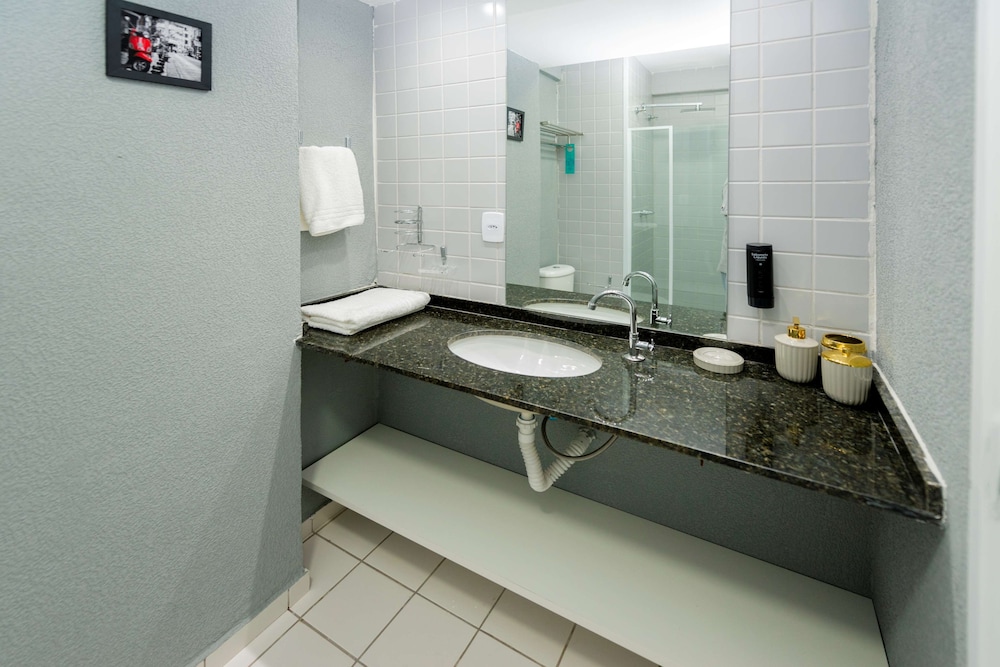 Standard Room, 2 Twin Beds - Photo 9