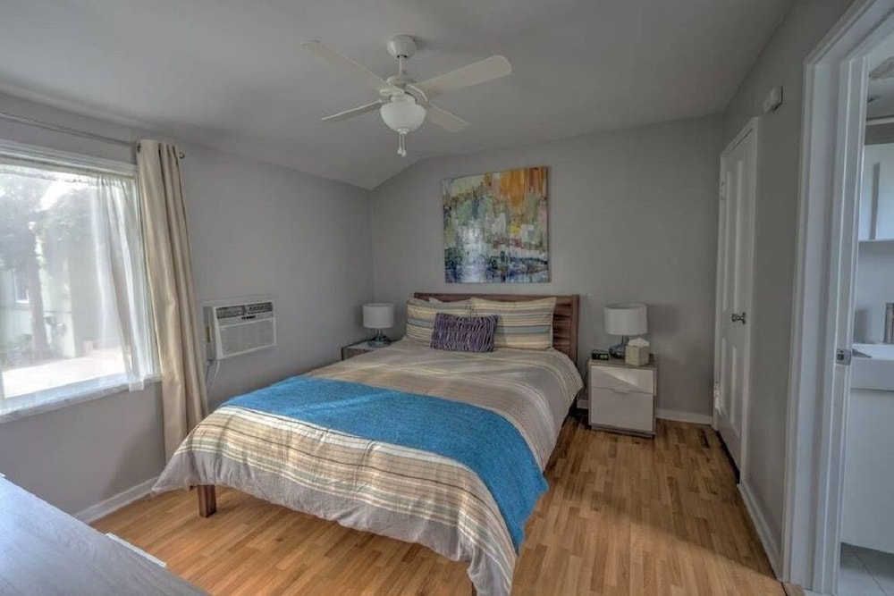 Apartment, 1 Queen Bed with Sofa bed (The Willows)