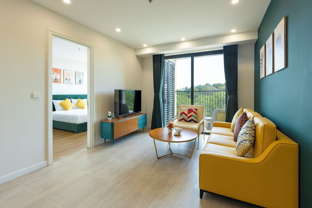 Luxury Condo, Beach View