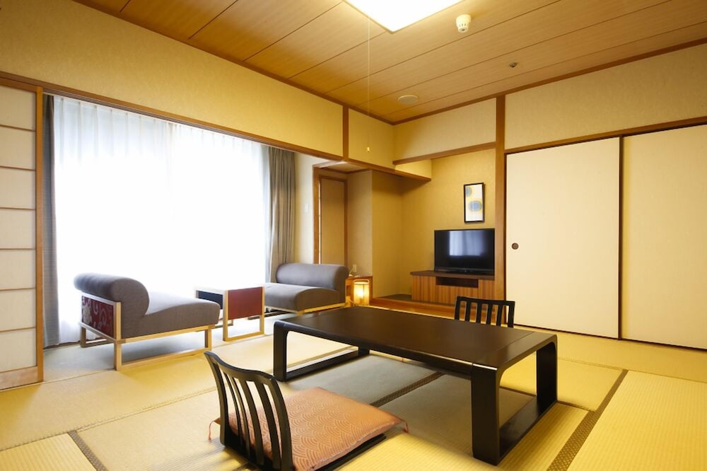 Japanese Style Room, Smoking
