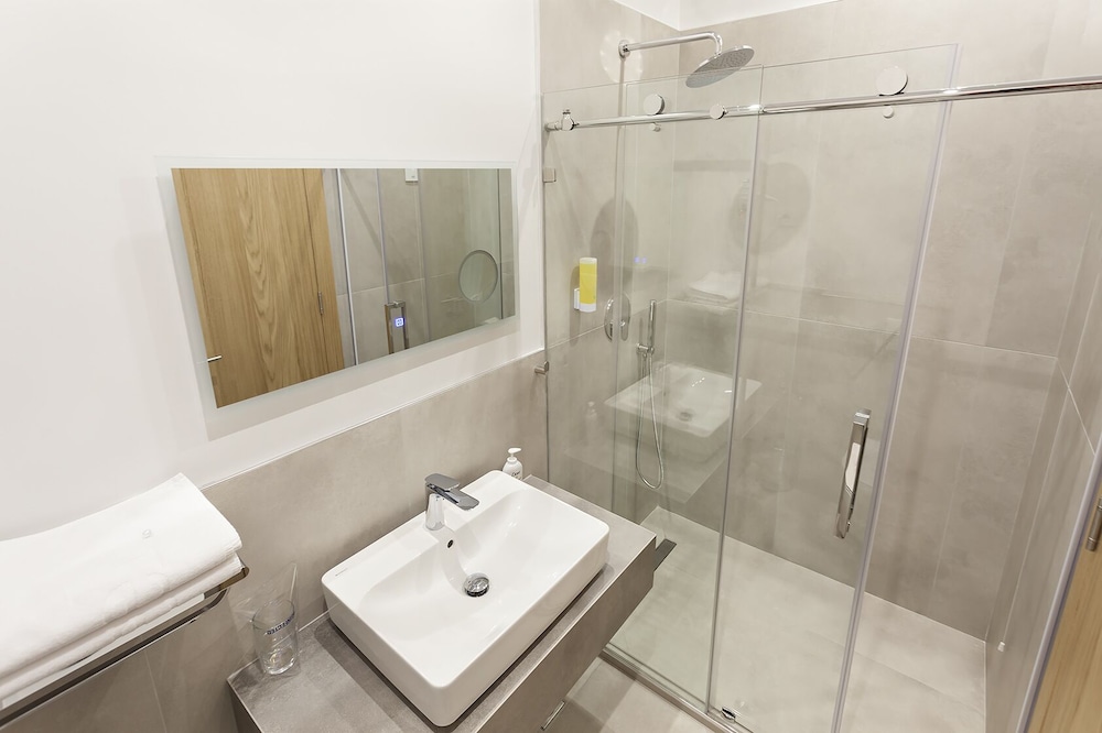 Superior Double or Twin Room - Photo 14