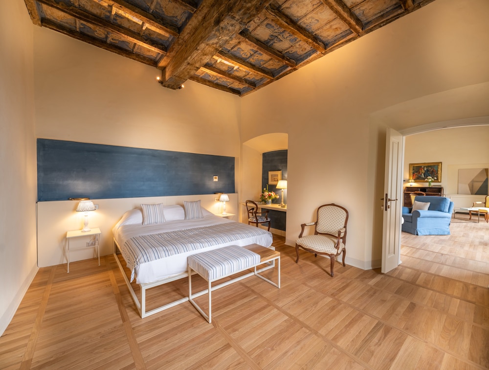 Presidential Suite, Pool View photo 1