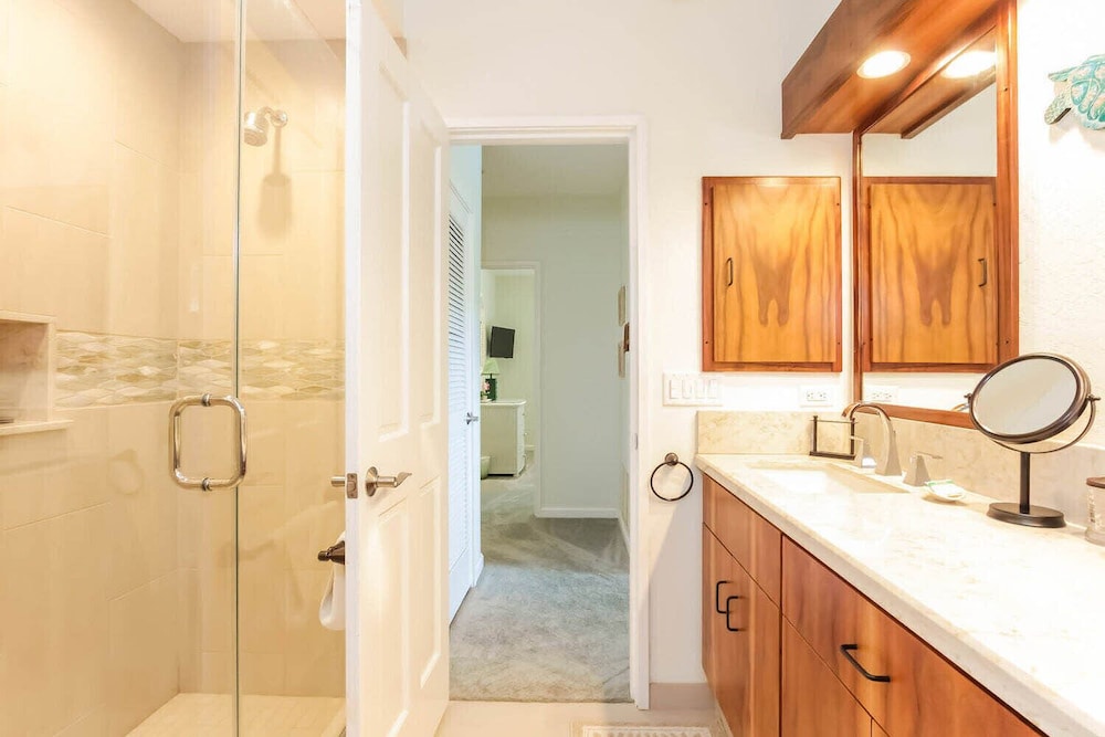 Condo, Multiple Beds, Lanai, Ocean View (Kanaloa At Kona #3701) photo 2