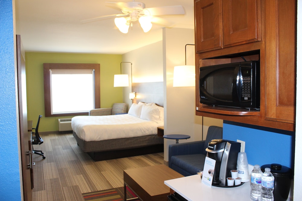 Suite, 1 King Bed with Sofa bed, Accessible, Non Smoking (Mobility) - Photo 4