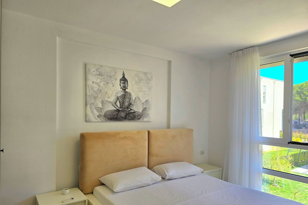 Family Apartment, Multiple Bedrooms (San Pietro Serenity Home)