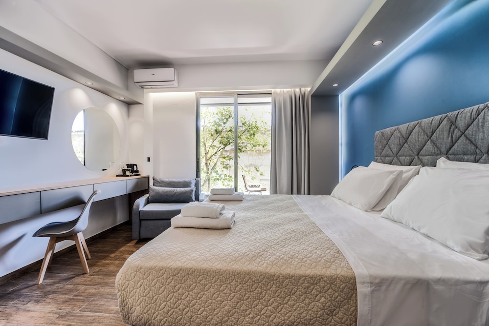 Superior Double Or Twin Room, 1 Bedroom, Partial Sea View