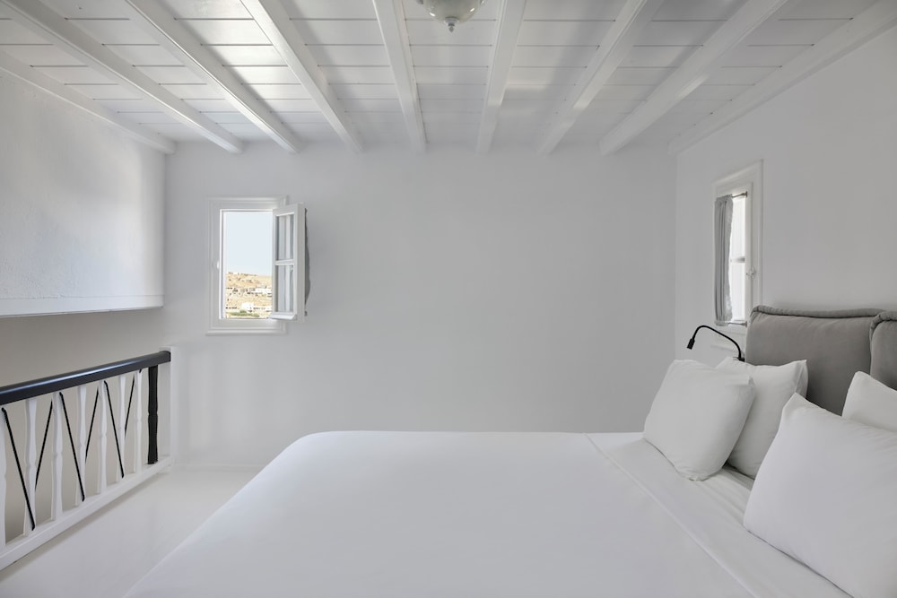 Honeymoon Suite, Sea View - Photo 5