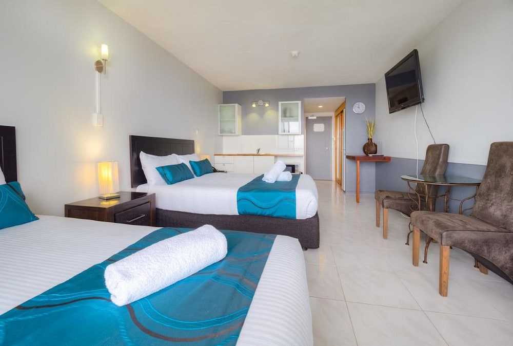 Premium Twin Room photo 2