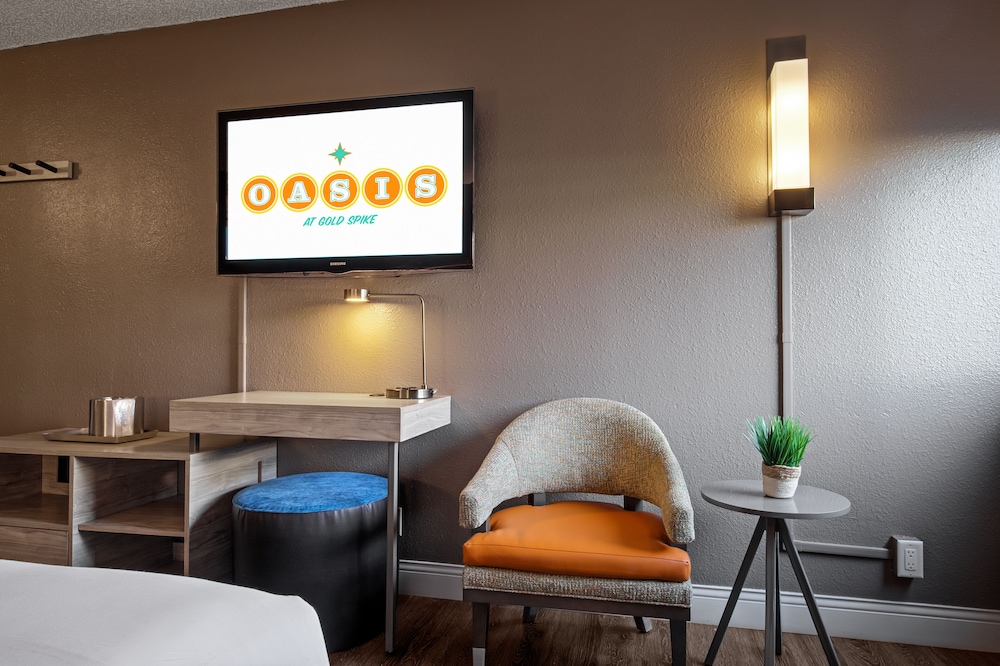 Single Room, 1 Queen Bed, Accessible Bathtub