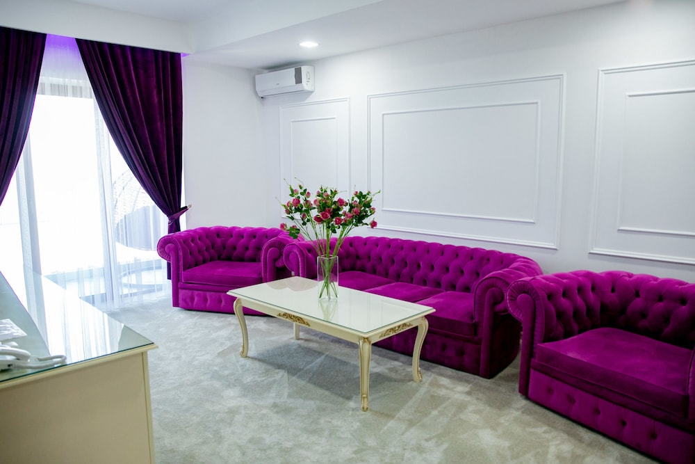 Luxury Room, 1 King Bed with Sofa bed, Balcony, Sea View photo 3