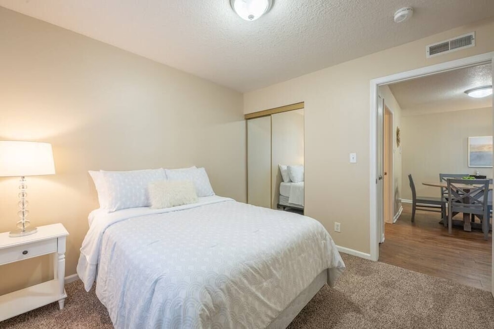Charming 2BD Home Away From Home, Foto 8