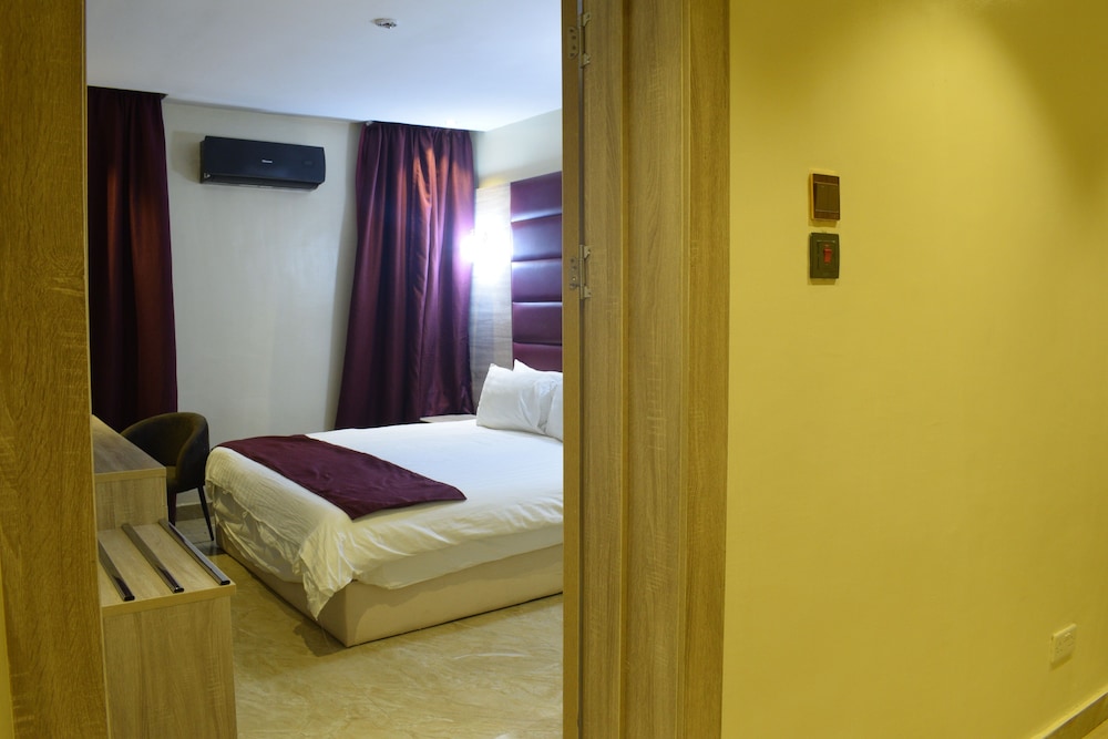 Suite, 1 Bedroom photo 2