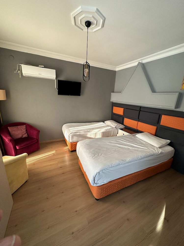 Comfort Room, 1 King Bed with Sofa bed