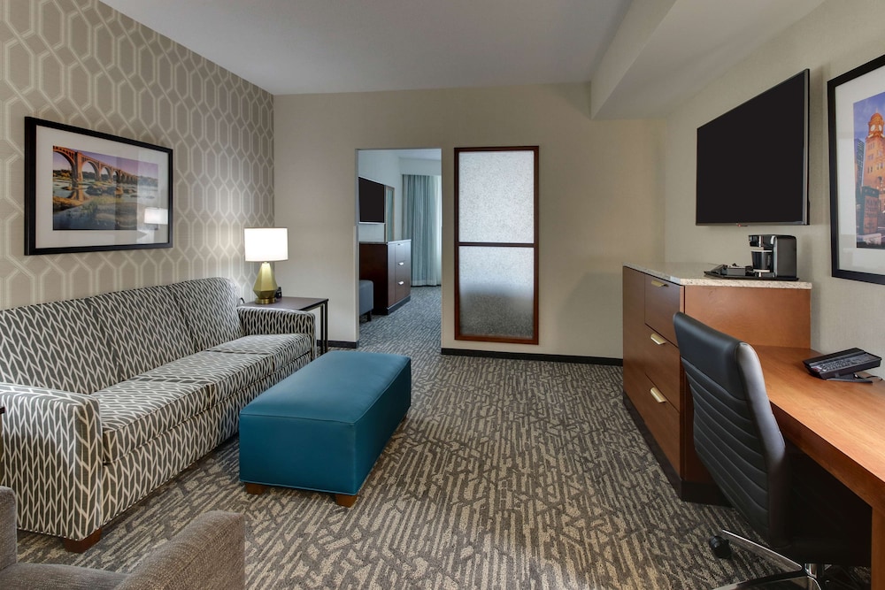 Deluxe Room, Multiple Beds, Refrigerator & Microwave (Sofa Sleepr, Upper Floor) photo 1