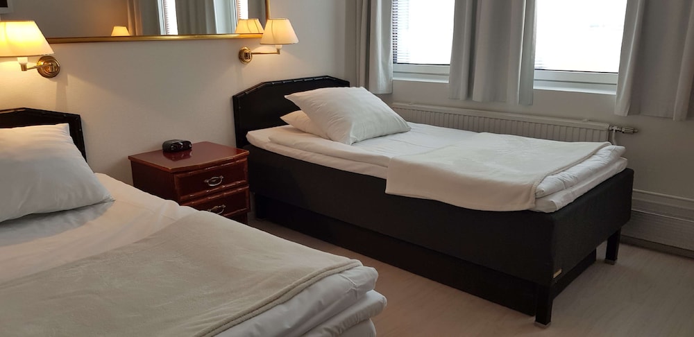Standard Room, 2 Twin Beds, Non Smoking, Sauna - Photo 5