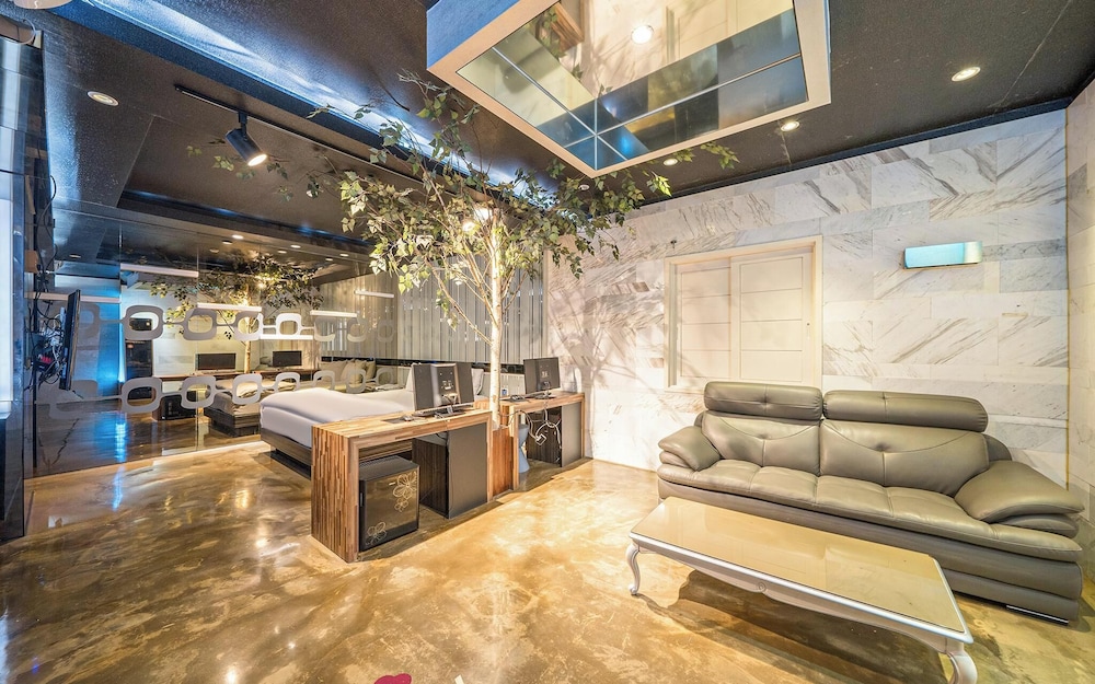 Room (VIP (with styler massage bed Netflix ) photo 1