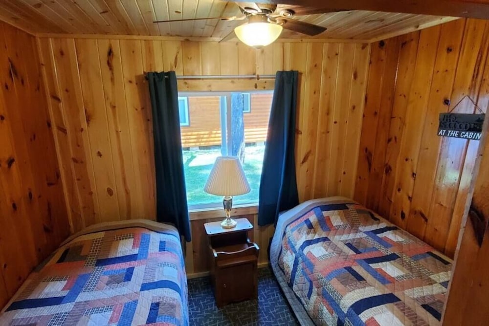 Otter Cabin-Lakeside 2 Bedroom Otter Cabin on Kab photo 2
