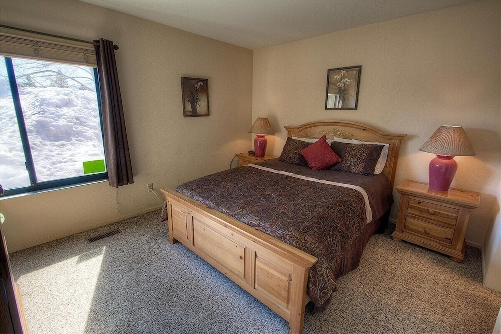 Condo, 3 Bedrooms