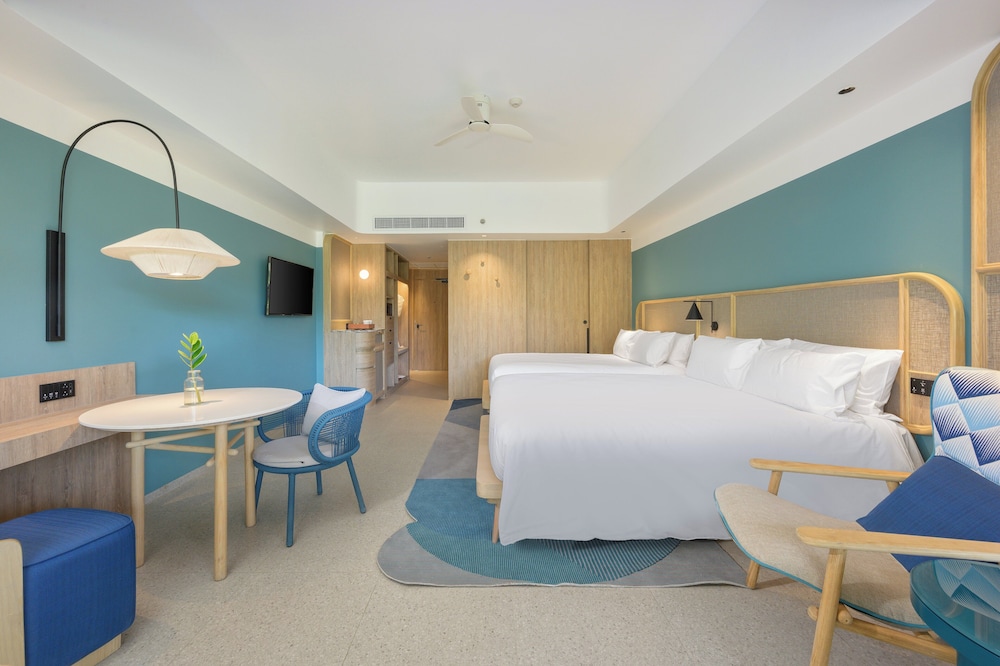 Premium Room, 2 Double Beds, Pool View (Deluxe) - Photo 5