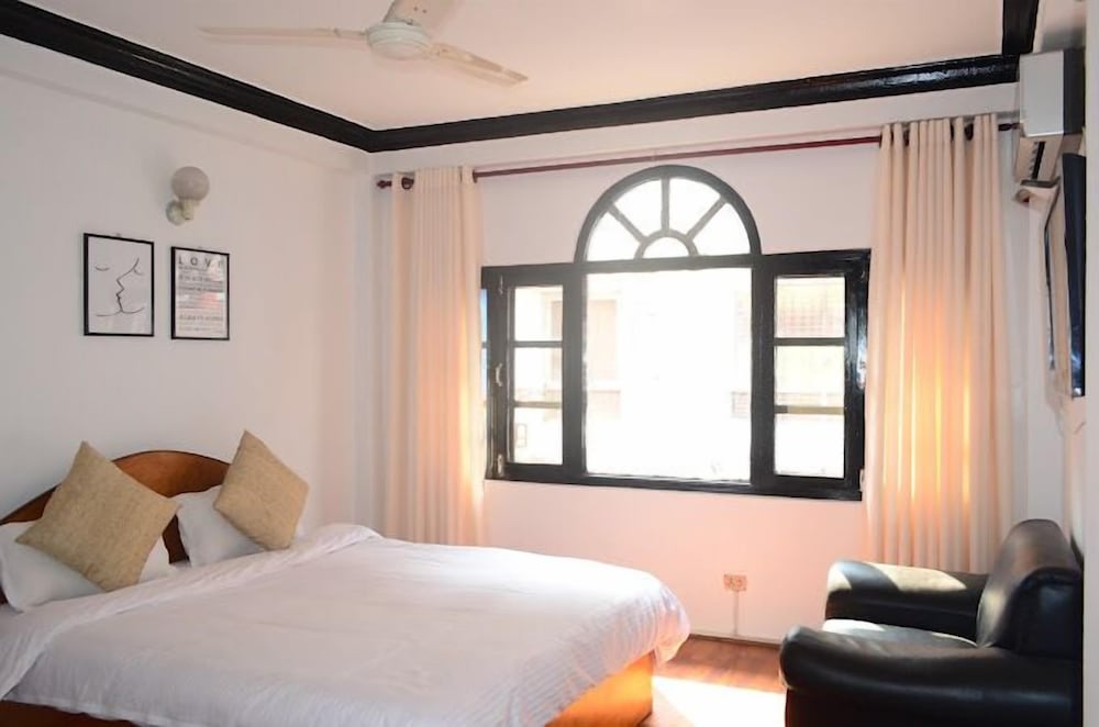 Economy Room