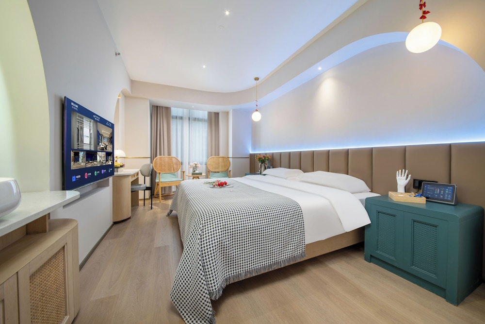 Comfort Double Room, City View