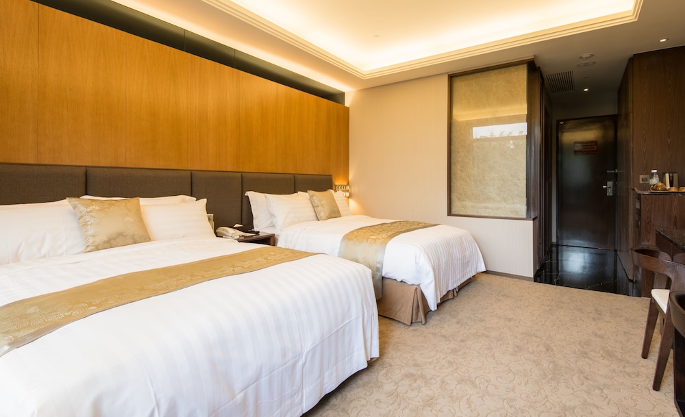 Superior Quadruple Room, 2 Double Beds photo 2