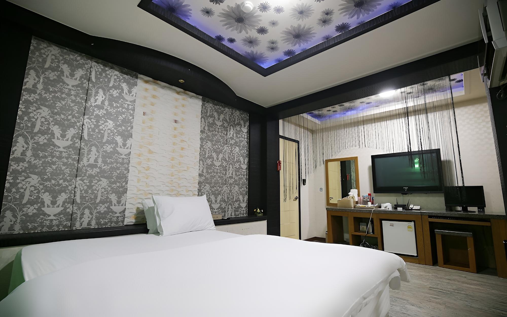 Room (VIP) photo 2