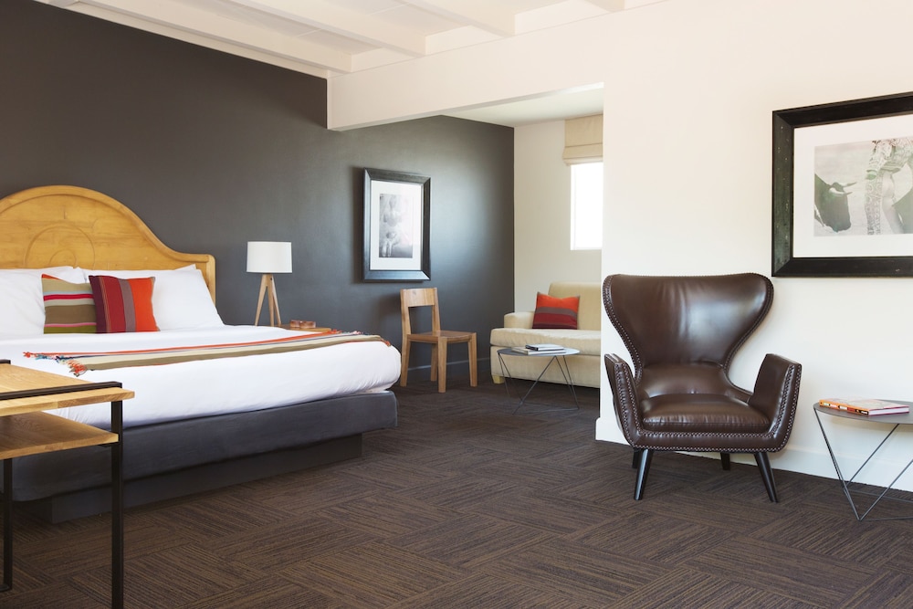 Suite, 1 King Bed, Mountain View (Upstairs)
