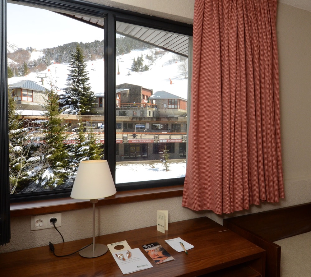 Double Room Double Room
