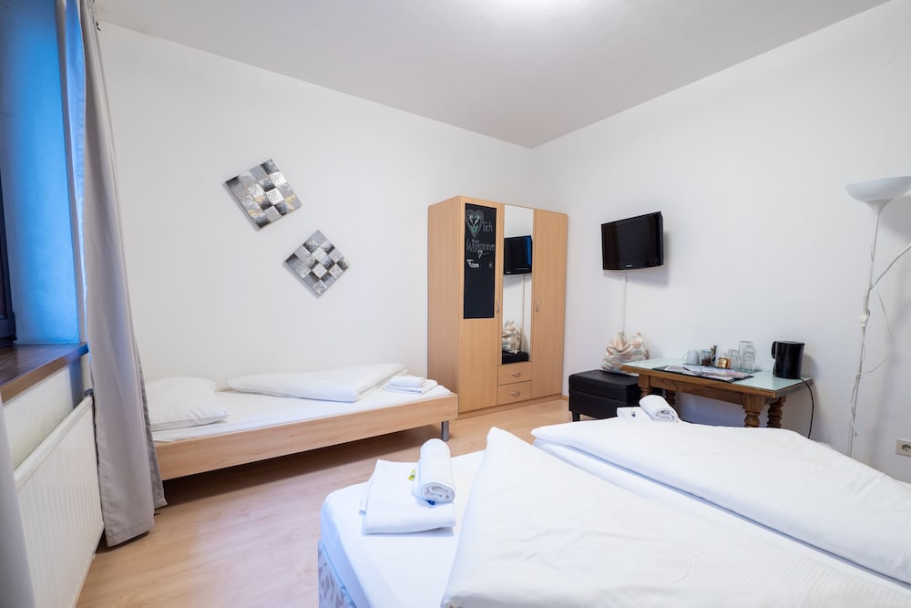 Triple Room, Ensuite (Hangseite Blick) - Photo 2