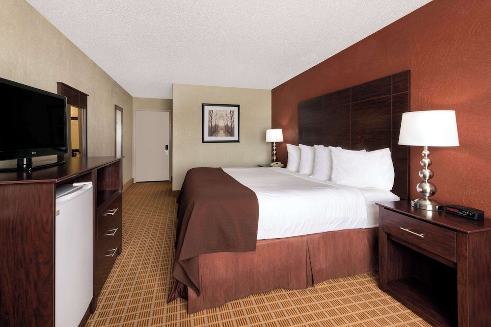 Room, 1 Queen Bed, Non Smoking - Photo 3