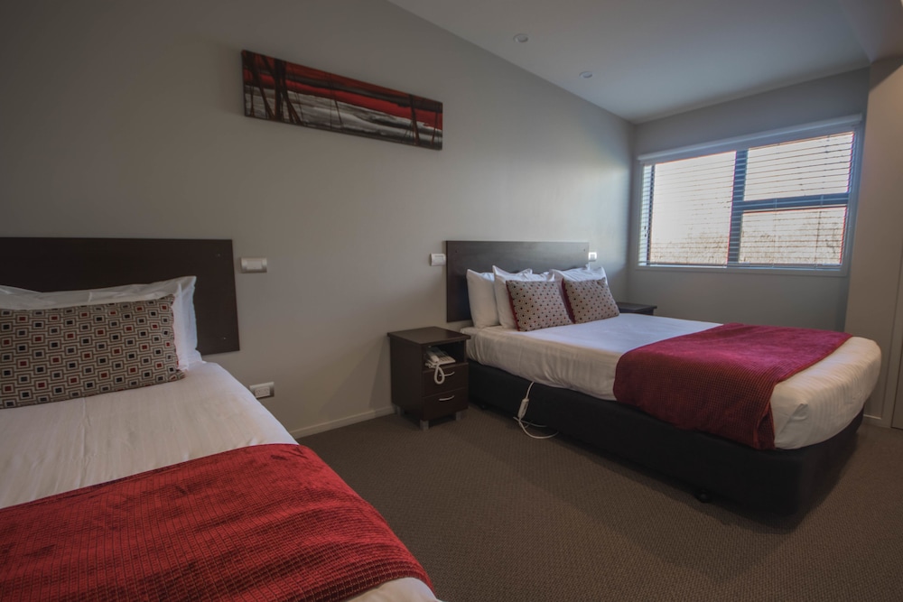 One Bedroom Spa (Upstairs)