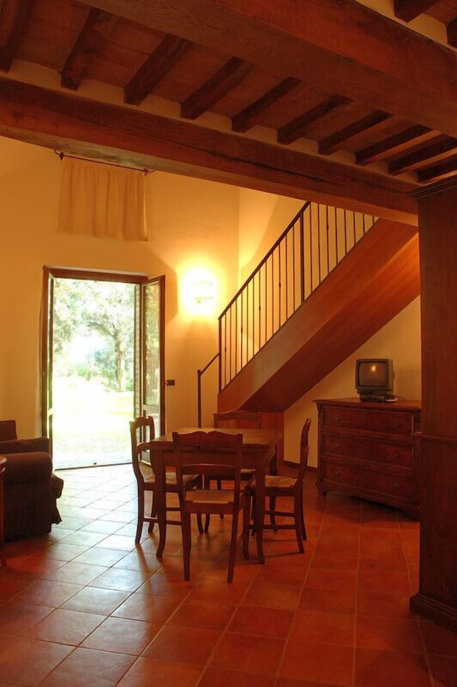 Studio, Mezzanine photo 1
