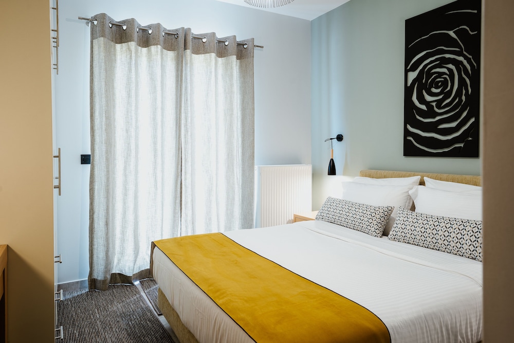 Luxury Suite - Photo 5