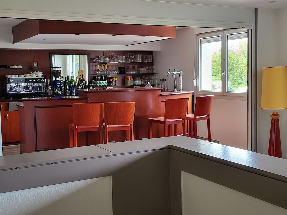 Standard Room, Multiple Beds - Photo 13