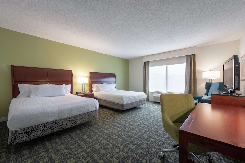 Suite, 2 Queen Beds, Accessible