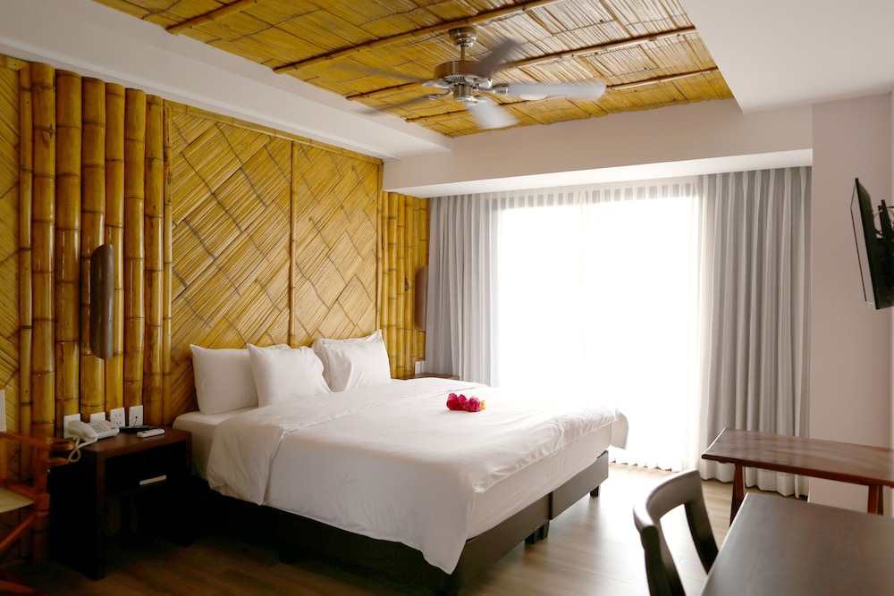 King Suite with Ocean View photo 1