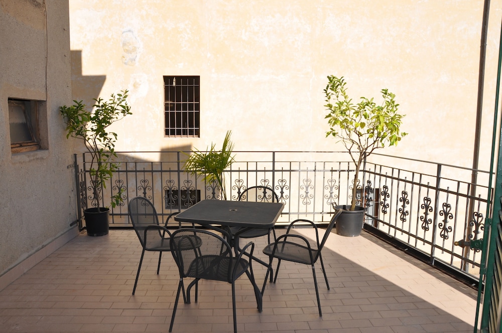 Deluxe Room, Non Smoking, Garden View photo 3