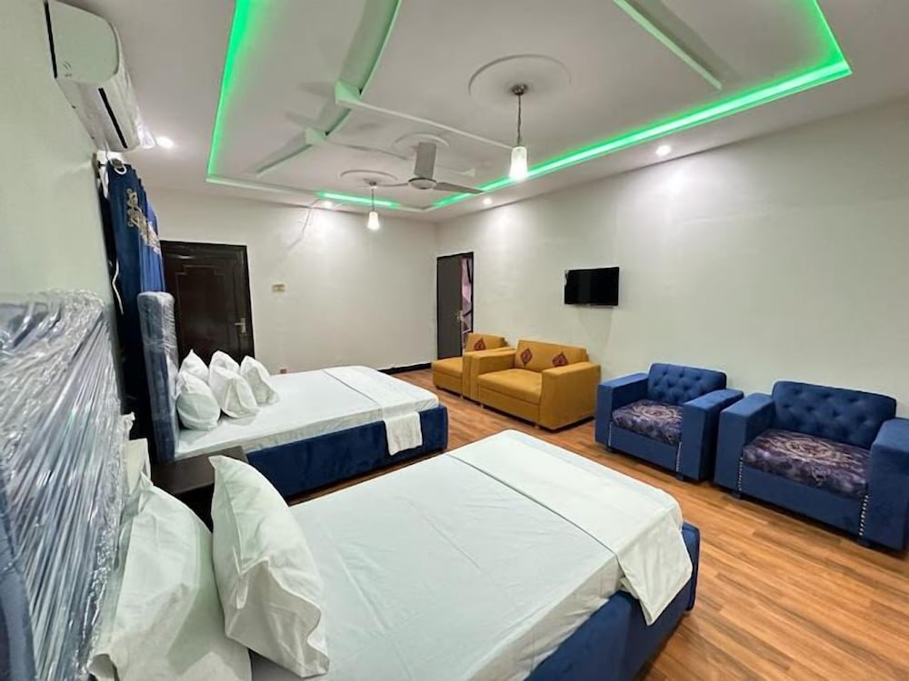 Suite - Photo 2