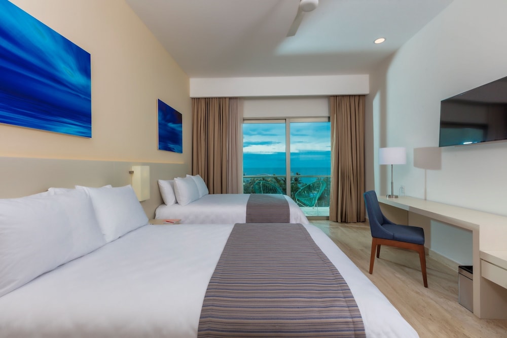 Deluxe Room, Sea View - Photo 2