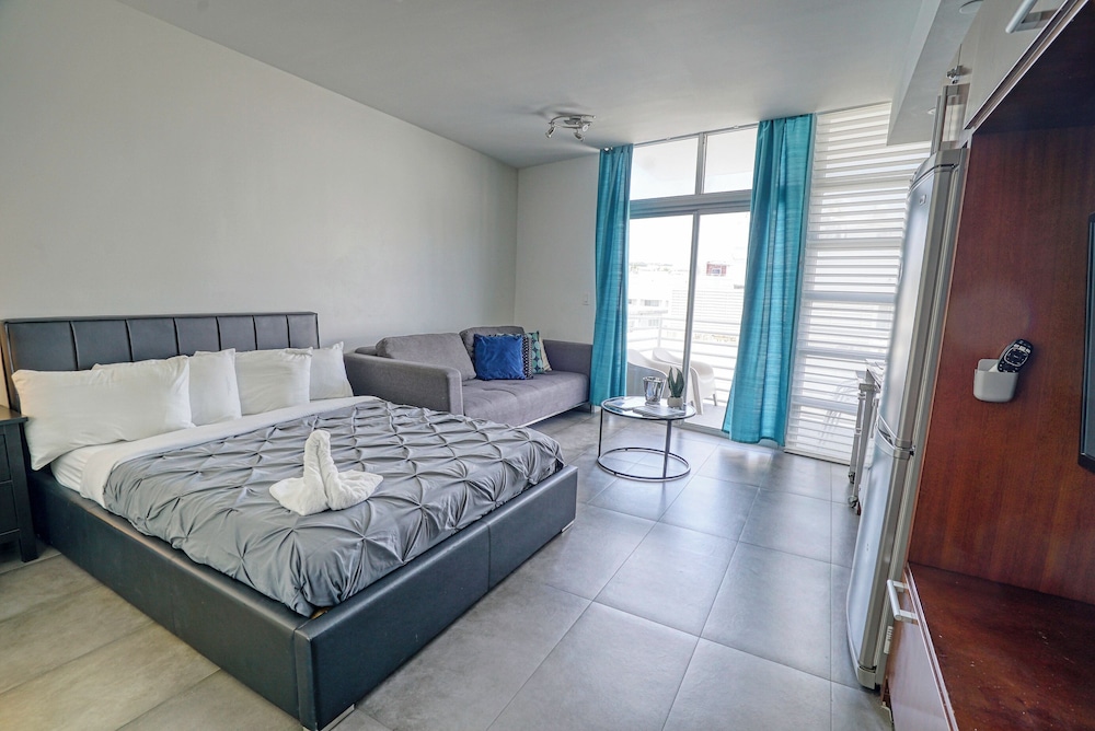 Comfort Studio Suite, Microwave, Beach View