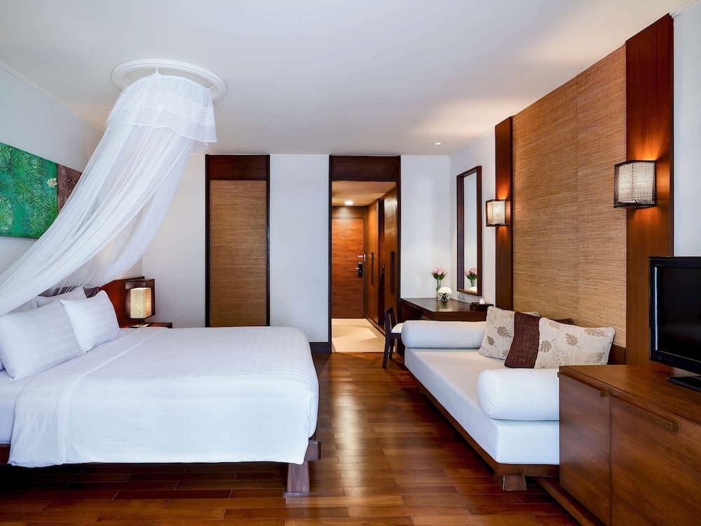 Room, 1 King Bed, Pool View