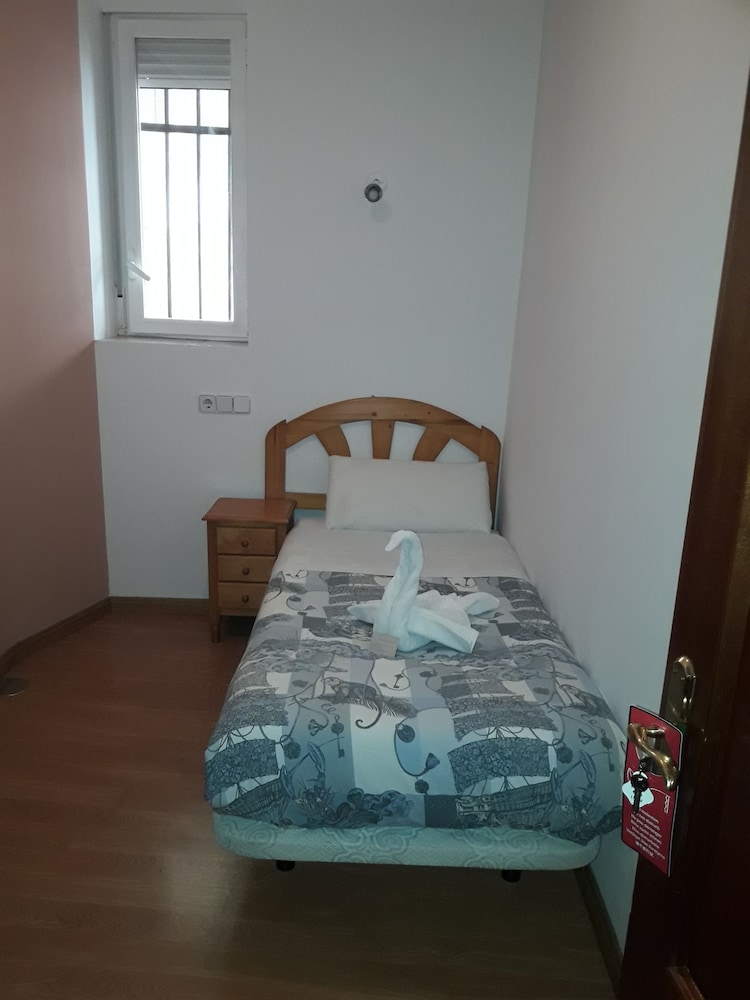 Economy Single Room