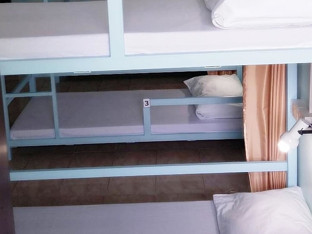 Shared Dormitory, Men only, City View