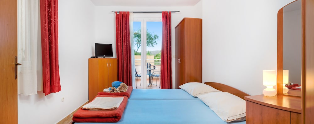 Apartment, 1 Bedroom, Balcony, Partial Sea View (2-4) photo 1
