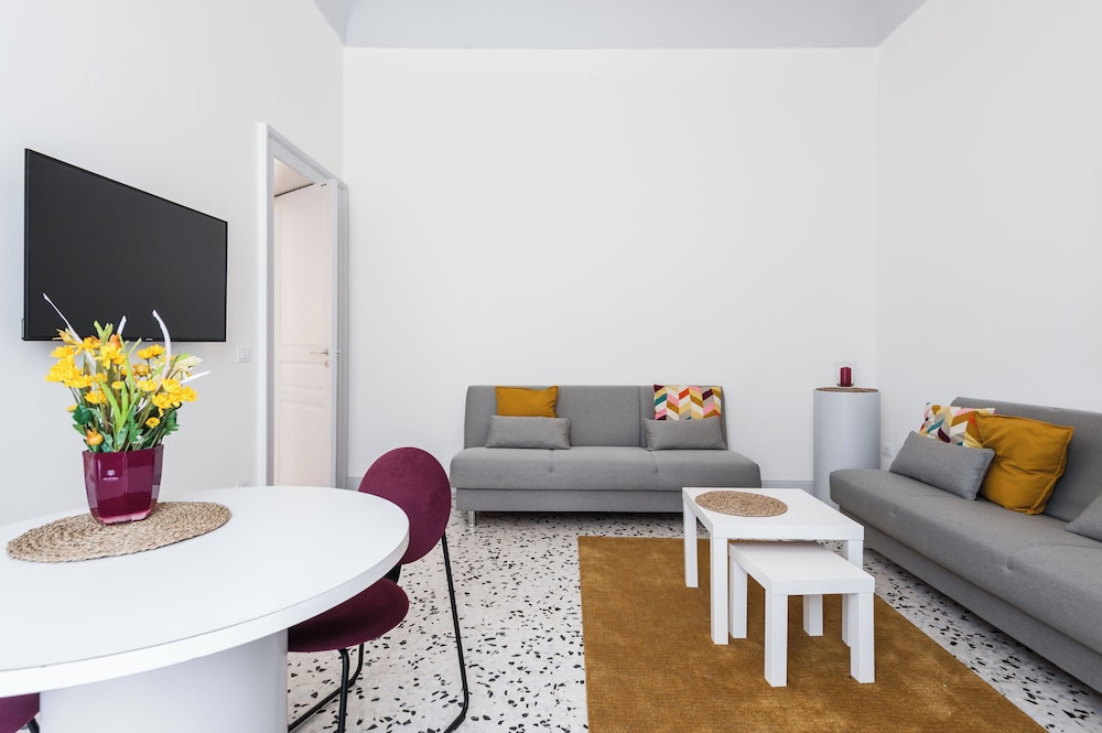 Apartment photo 1